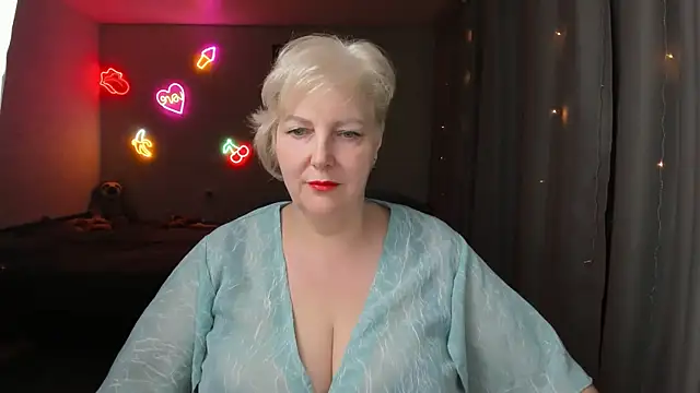 Snapshot of Mary-Leee chatting on 06-01-26, 04:41 Mary-Leee online show from 06-01-26, 04:41