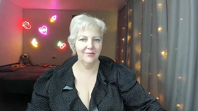 Snapshot of Mary-Leee chatting on 06-03-26, 07:44 Mary-Leee online show from 06-03-26, 07:44