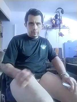Snapshot of manuel4200 chatting on 05-12-26, 01:30 manuel4200 online show from 05-12-26, 01:30