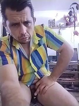 Snapshot of manuel4200 chatting on 05-17-26, 12:12 manuel4200 online show from 05-17-26, 12:12