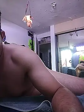 Snapshot of manuel4200 chatting on 06-17-26, 01:56 manuel4200 online show from 06-17-26, 01:56