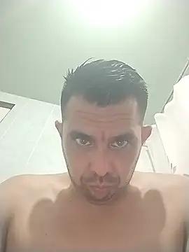 Snapshot of manuel4200 chatting on 06-30-26, 01:39 manuel4200 online show from 06-30-26, 01:39