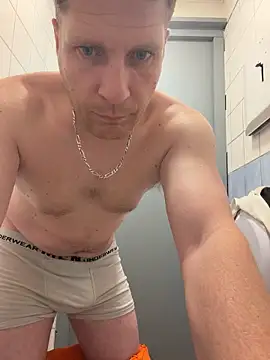 Minmoi1984 online show from 04-19-26, 08:33