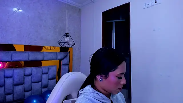 miiaboss  online show from 03-18-26, 12:08