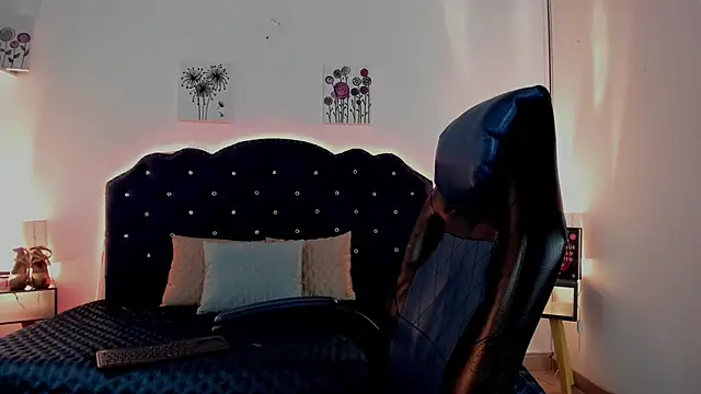 SaraRoadess online show from 03-13-26, 05:08