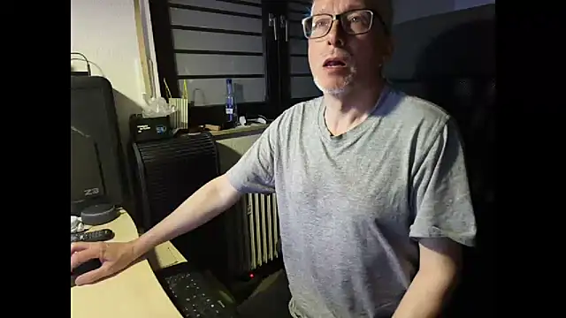 loenne1 online show from 04-18-26, 08:53