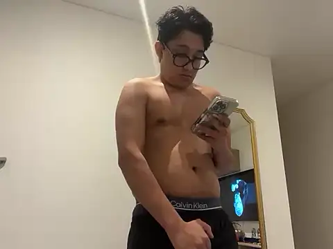 enzo 13 online show from 04-21-26, 03:24