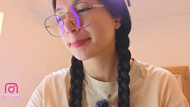 eva depp  online show from 05-19-26, 10:32