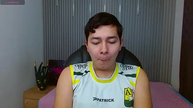 Julian Smith21 online show from 04-18-26, 04:16