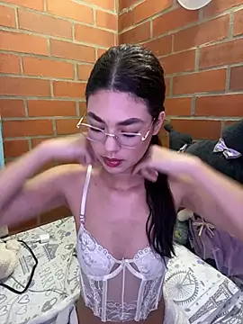 Snapshot of Nixieblaze chatting on 07-17-26, 02:51 Nixieblaze online show from 07-17-26, 02:51
