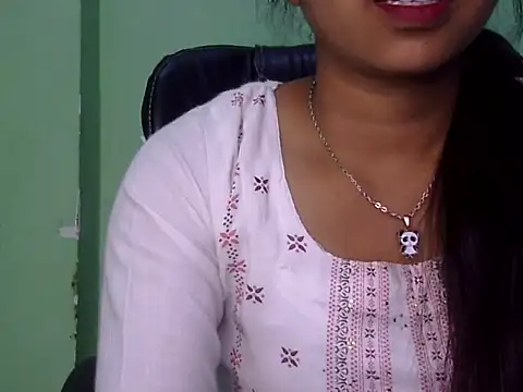 cute momo love online show from 03-12-26, 05:46