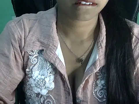 cute momo love online show from 04-27-26, 06:00