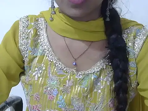 Snapshot of cute_momo_love chatting on 05-28-26, 05:16 cute momo love online show from 05-28-26, 05:16