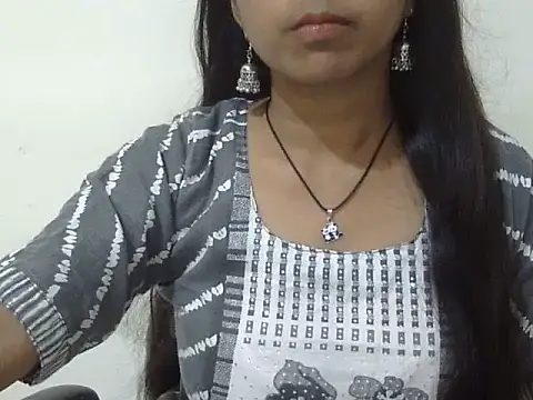 Snapshot of cute_momo_love chatting on 06-12-26, 05:39 cute momo love online show from 06-12-26, 05:39