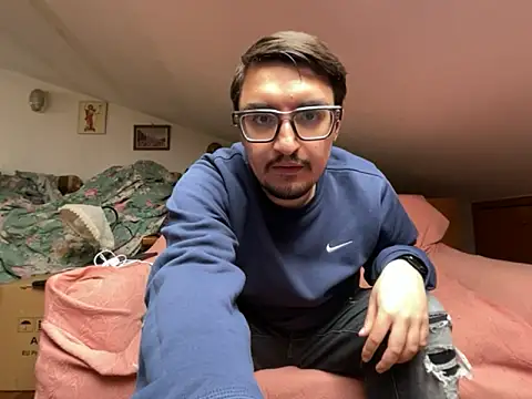 Snapshot of massiyyyy chatting on 03-01-26, 11:12 massiyyyy online show from 03-01-26, 11:12