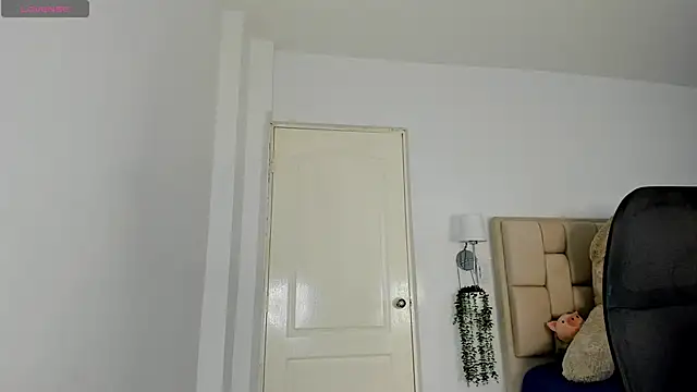 Snapshot of Yasmin_cute chatting on 05-19-26, 08:37 Yasmin cute online show from 05-19-26, 08:37