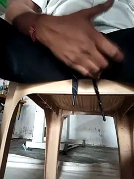 Snapshot of magicmovemen chatting on 03-10-26, 06:29 magicmovemen online show from 03-10-26, 06:29