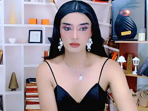 Snapshot of Queeny_Cassandra chatting on 05-19-26, 06:09 Queeny Cassandra online show from 05-19-26, 06:09