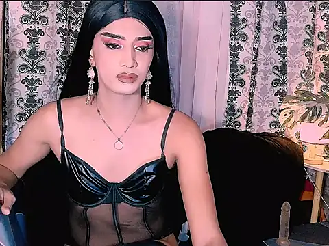 Snapshot of Queeny_Cassandra chatting on 06-16-26, 02:47 Queeny Cassandra online show from 06-16-26, 02:47