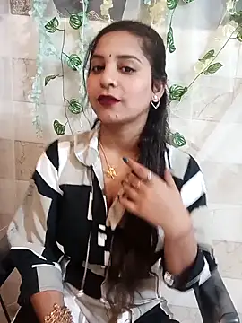 Snapshot of lovely-girl99 chatting on 03-18-26, 06:05 lovely-girl99 online show from 03-18-26, 06:05