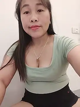 Snapshot of 01_ANNA_01 chatting on 06-17-26, 05:36 01 ANNA 01 online show from 06-17-26, 05:36