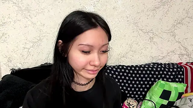 Snapshot of kishagrayone chatting on 05-21-26, 01:29 kishagrayone online show from 05-21-26, 01:29