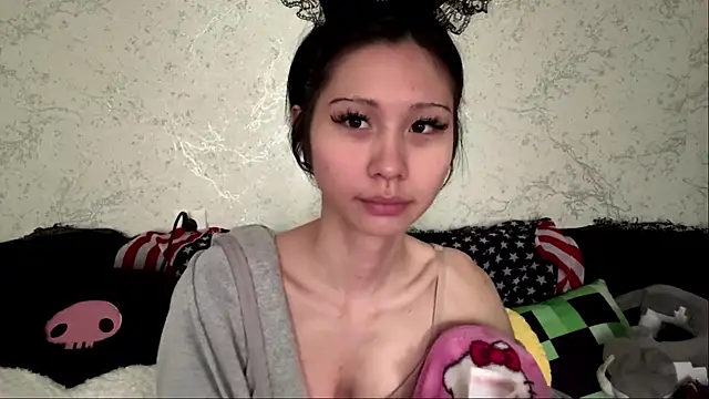 Snapshot of kishagrayone chatting on 05-24-26, 01:05 kishagrayone online show from 05-24-26, 01:05