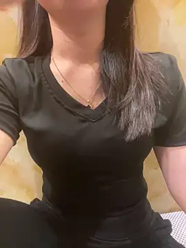 Snapshot of Sullys_ chatting on 03-30-26, 04:57 Sullys online show from 03-30-26, 04:57