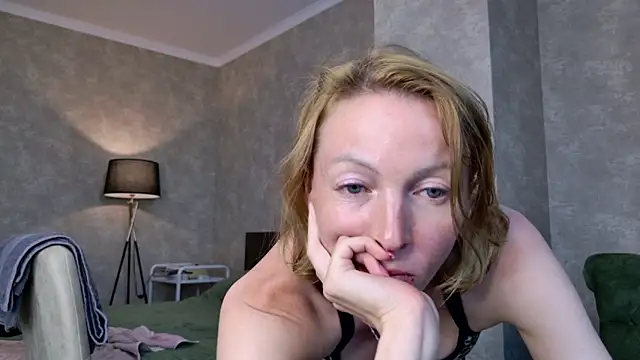 angelicfenix online show from 06-10-26, 01:43