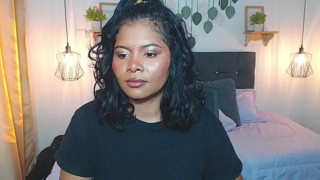 Emma hassani online show from 03-03-26, 02:34