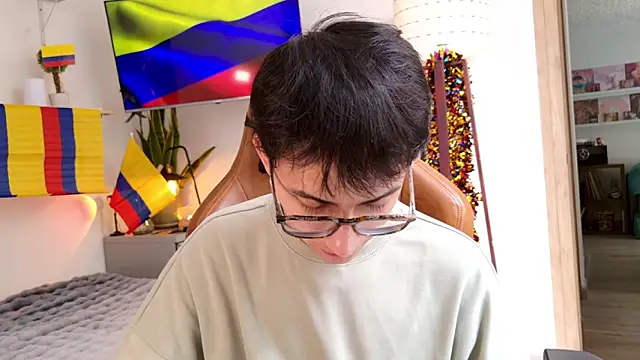 Snapshot of Sr_evann chatting on 06-21-26, 02:30 Sr evann online show from 06-21-26, 02:30