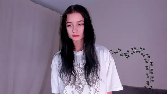 kira montelle online show from 02-26-26, 03:00