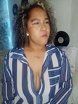 Snapshot of medusafox_ chatting on 05-15-26, 04:30 medusafox online show from 05-15-26, 04:30