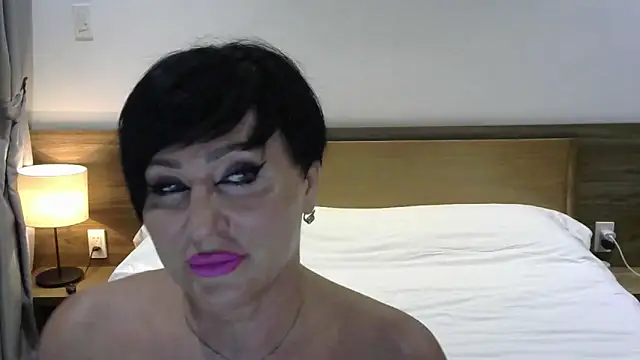 Snapshot of Kleotempt chatting on 06-20-26, 12:30 Kleotempt online show from 06-20-26, 12:30