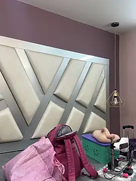 Ashleeyprincess01 online show from 04-21-26, 11:27