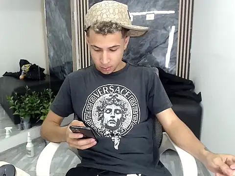 Hollmanhot online show from 04-08-26, 02:11