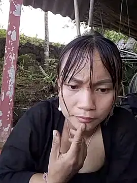 Snapshot of mami-rubi chatting on 05-04-26, 10:22 mami-rubi online show from 05-04-26, 10:22