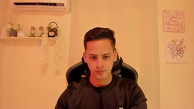 sexy andres01 online show from 04-11-26, 02:43