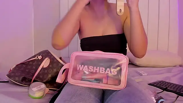 sophia walkett  online show from 03-25-26, 01:50