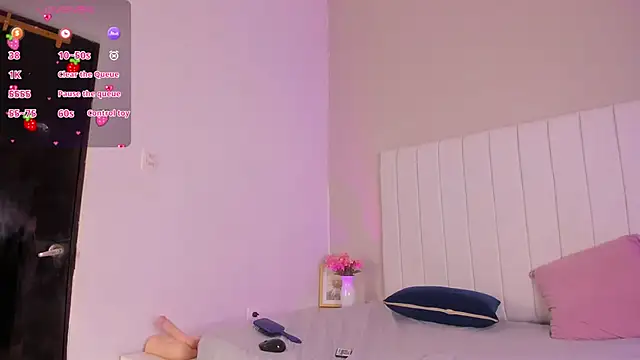 Snapshot of sophia_walkett_ chatting on 06-10-26, 02:38 sophia walkett online show from 06-10-26, 02:38