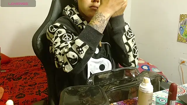 Divinejewel69 online show from 04-14-26, 09:59