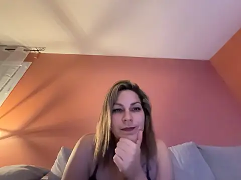 Snapshot of DarkEmy chatting on 02-26-26, 11:37 DarkEmy online show from 02-26-26, 11:37