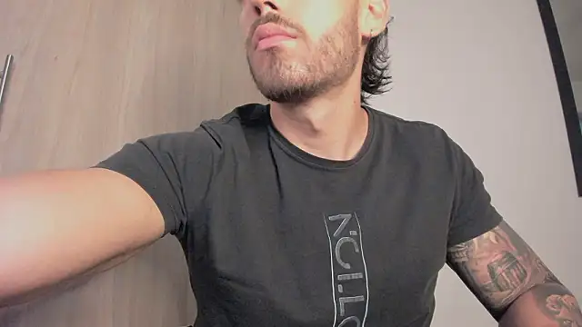 Axel  Blaze online show from 03-04-26, 01:39