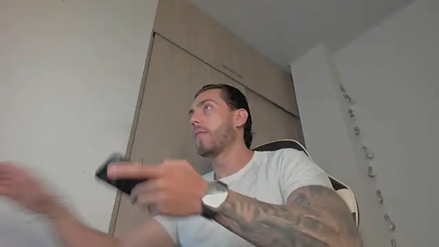 Axel  Blaze online show from 04-08-26, 12:16