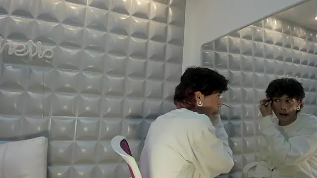 RonaldThompson   online show from 03-04-26, 01:44