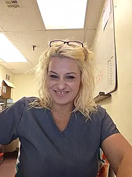 Snapshot of LadyB07 chatting on 06-24-26, 03:11 LadyB07 online show from 06-24-26, 03:11