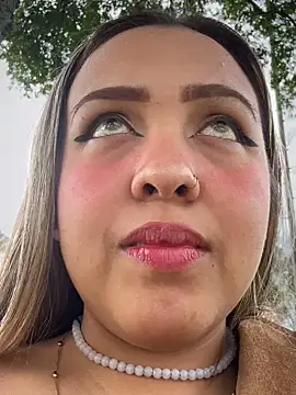 Snapshot of Moon_Velvet_ chatting on 03-01-26, 08:11 Moon Velvet online show from 03-01-26, 08:11