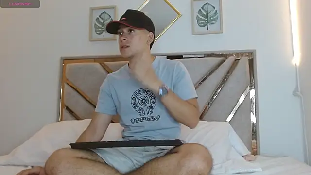 oliver   saint online show from 04-04-26, 11:13