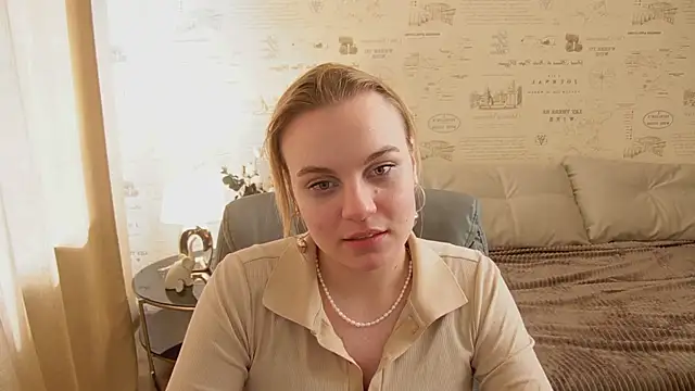 Glow Margo online show from 05-17-26, 03:04
