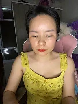 Ivy Trix2 online show from 04-11-26, 07:56